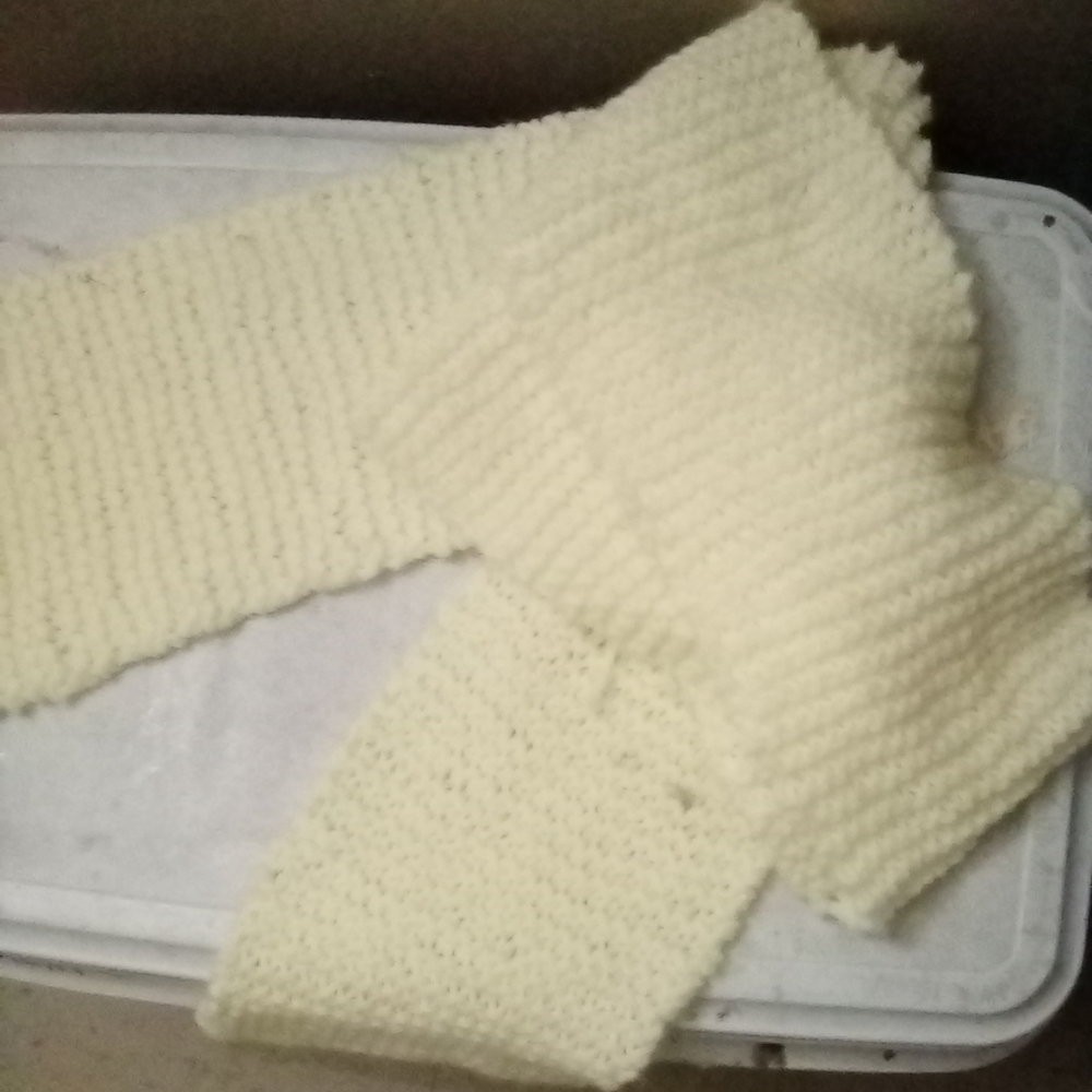 Handmade scarf - Picture 2 of 4